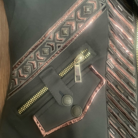 Green Custom made Designer from India Jacket with Geometric Pattern - Picture 10 of 11